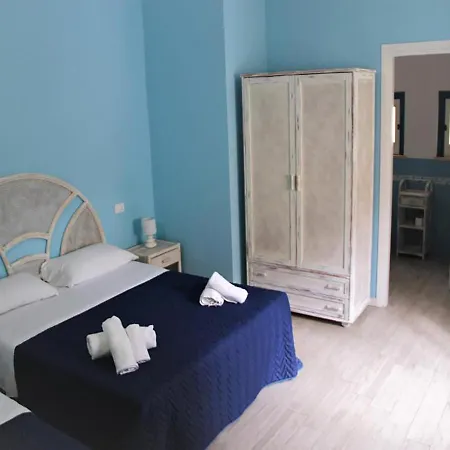 Nocleg ze śniadaniem Double Room, Air Conditioning, Bathroom, In The Center Of Calabria N6752