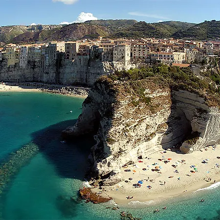 Double Room, Air Conditioning, Bathroom, In The Center Of Calabria N6752