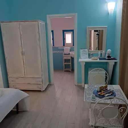 Nocleg ze śniadaniem Double Room, Air Conditioning, Bathroom, In The Center Of Calabria N6752