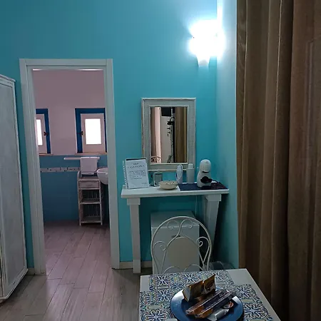 Nocleg ze śniadaniem Double Room, Air Conditioning, Bathroom, In The Center Of Calabria N6752