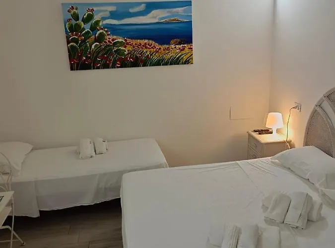 Double Room, Air Conditioning, Bathroom, In The Center Of Calabria N6752