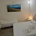 Double Room, Air Conditioning, Bathroom, In The Center Of Calabria N6752