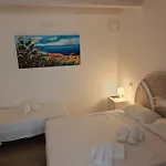 Double Room, Air Conditioning, Bathroom, In The Center Of Calabria N6752 Tropea