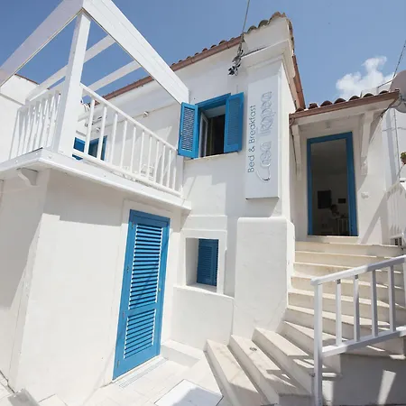 Bed & Breakfast Double Room, Air Conditioning, Bathroom, In The Center Of Calabria N6752 Tropea
