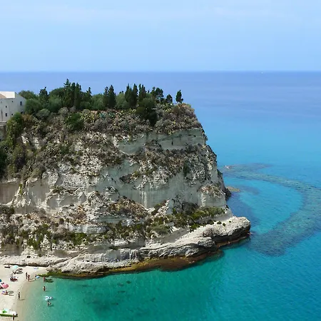 Bed & Breakfast Double Room, Air Conditioning, Bathroom, In The Center Of Calabria N6752 Tropea