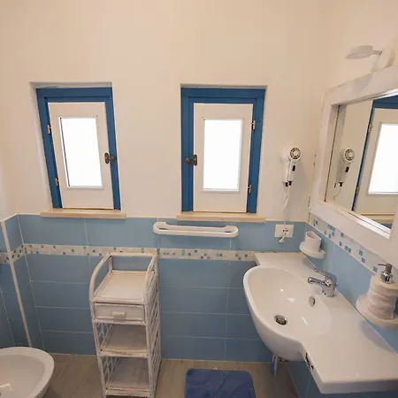 Double Room, Air Conditioning, Bathroom, In The Center Of Calabria N6752 住宿加早餐酒店 3*