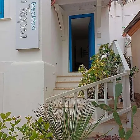 Double Room, Air Conditioning, Bathroom, In The Center Of Calabria N6752