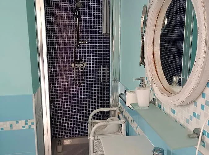 Alojamento de Acomodação e Pequeno-almoço Double Room, Air Conditioning, Bathroom, In The Center Of Calabria N6752